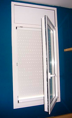 Gevi molde de ventanta en PVC y aluminio